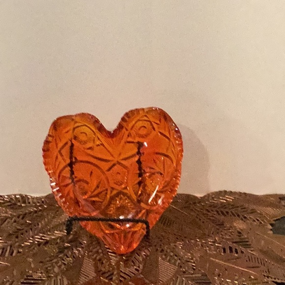 Contemporary, Red Cut Glass Heart/Shape Dish - Picture 3 of 6